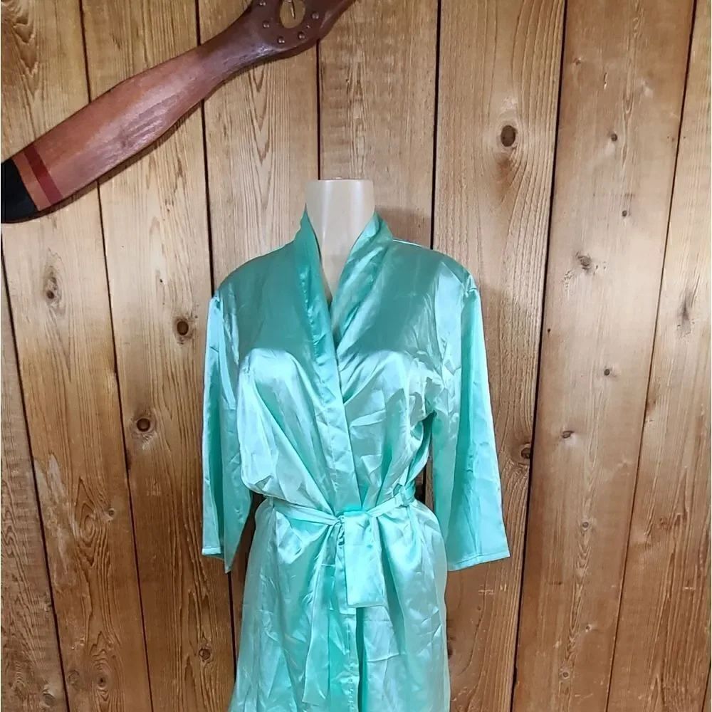 Bride robe - Picture 3 of 8